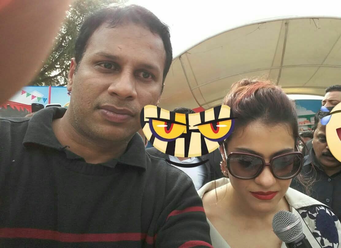Shri Jay Agarwal with a celebrity client at a public event